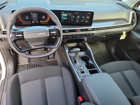New 2026 Kia Sorento LX image 8