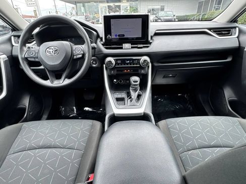 Used 2024 Toyota RAV4 XLE FWD image 31