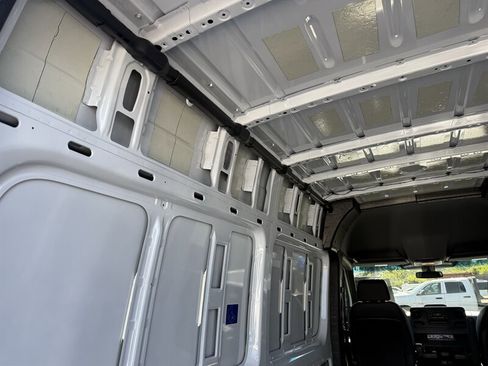 Used 2025 Mercedes-Benz Sprinter 2500 image 15