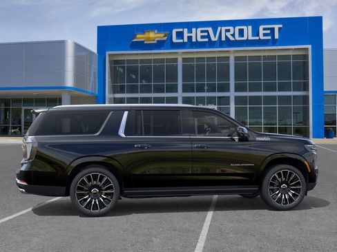 New 2026 Chevrolet Suburban High Country AWD/4WD image 5