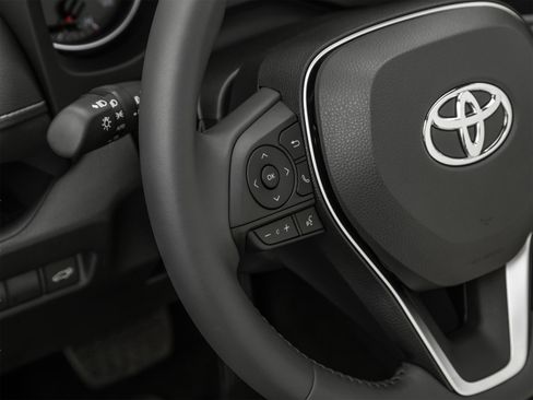 Used 2019 Toyota RAV4 XLE Premium FWD image 47