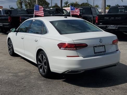 Used 2021 Volkswagen Passat 2.0T SE image 5