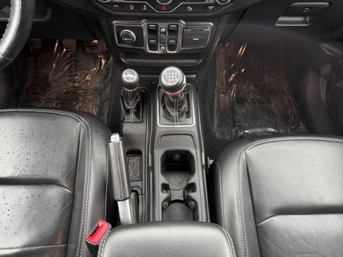 Used 2020 Jeep Wrangler Unlimited Sahara w/ Uconnect 4C Nav & Sound Group image 11