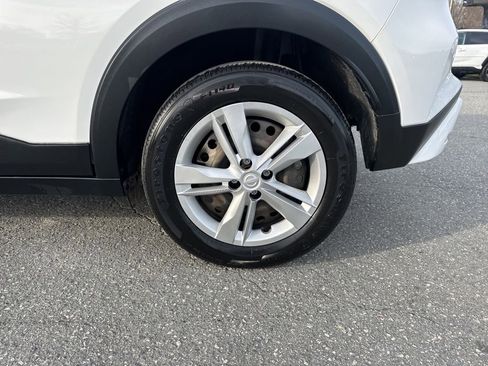 Used 2023 Nissan Kicks S image 26