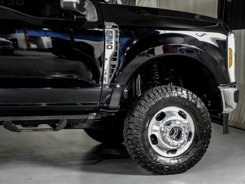 Used 2024 Ford F350 XLT AWD/4WD image 7