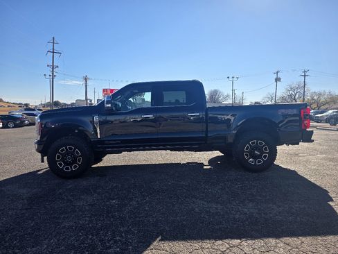 Used 2024 Ford F250 Platinum w/ FX4 Off-Road Package image 4