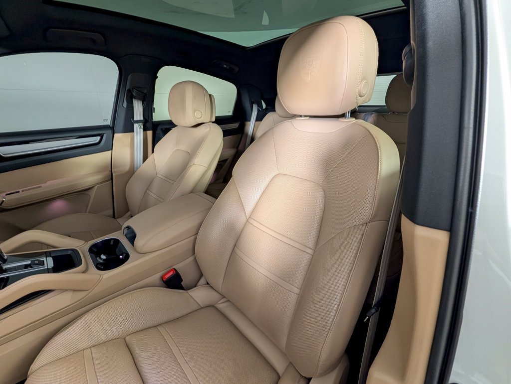 Used 2022 Porsche Cayenne Platinum Edition AWD/4WD image 5