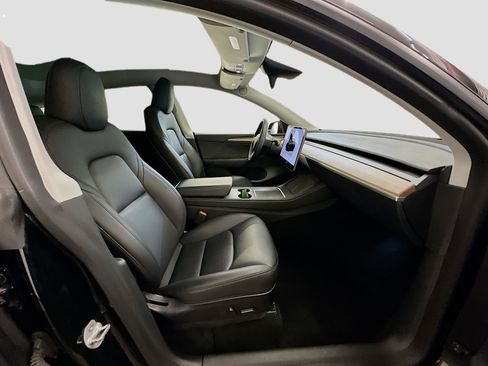 Used 2023 Tesla Model Y Performance image 32
