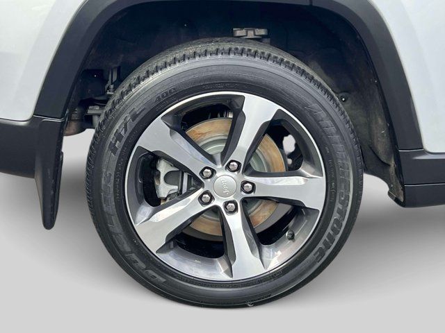 Used 2023 Jeep Grand Cherokee 4WD 4xe w/ MOPAR Finishing Package image 8