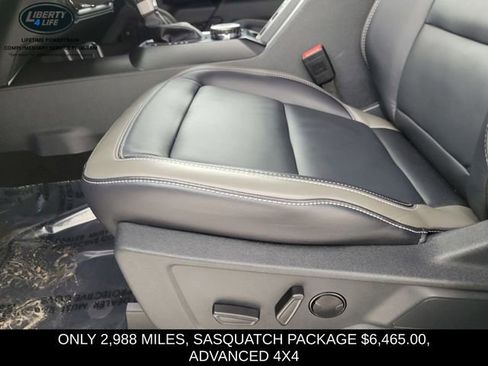 Used 2025 Ford Bronco Outer Banks w/ Sasquatch Package image 14