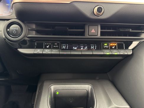 Used 2023 Toyota Crown XLE image 27