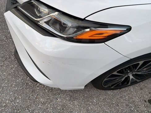 Used 2019 Toyota Camry image 2