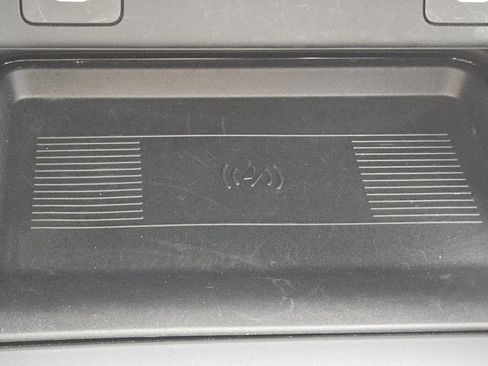 Used 2025 Land Rover Discovery Sport S image 16