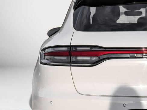 Used 2020 Porsche Macan Base image 53