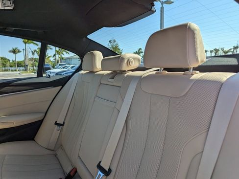 Used 2022 BMW 530i xDrive image 16