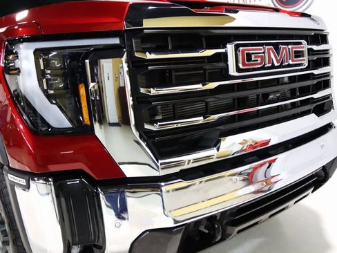 Used 2025 GMC Sierra 3500 SLT w/ SLT Premium Package image 33