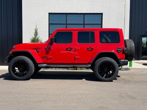 Used 2021 Jeep Wrangler Unlimited Sahara AWD/4WD image 2