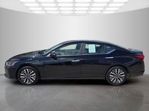 Used 2025 Nissan Altima 2.5 SV image 8
