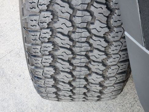 Certified 2025 Land Rover Defender 110 S image 12