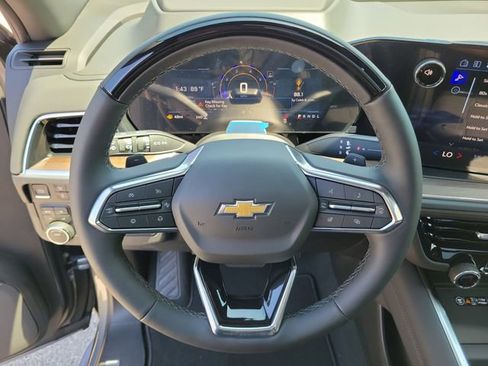 New 2026 Chevrolet Suburban High Country AWD/4WD image 24