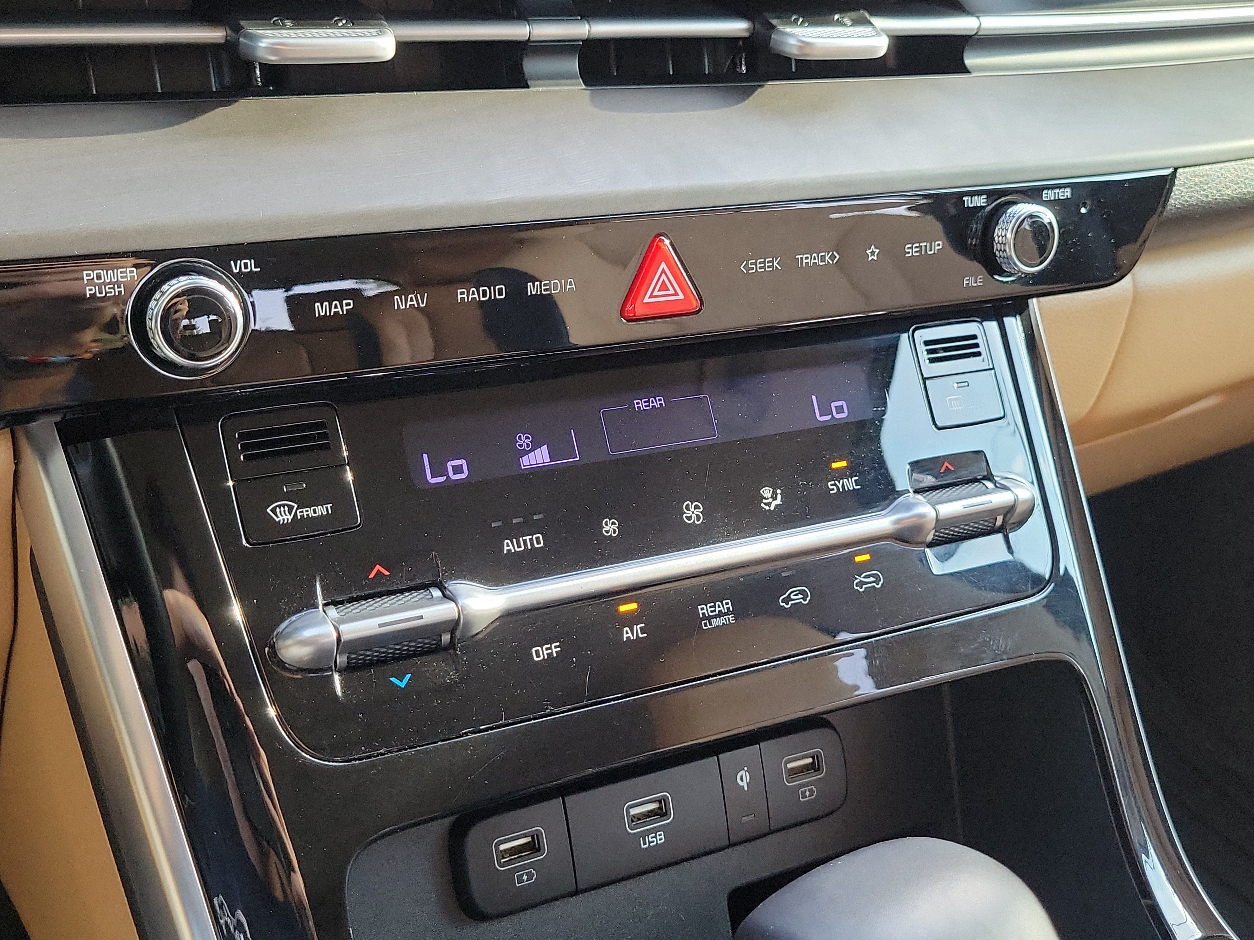 Certified 2023 Kia Carnival EX FWD image 35
