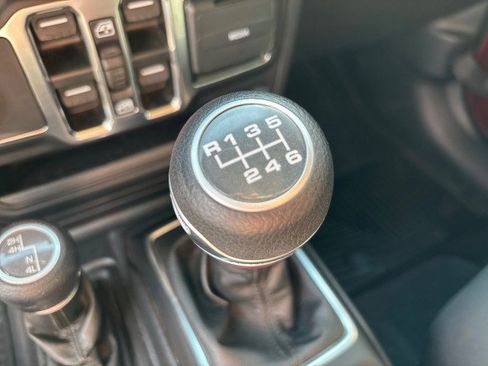 Used 2021 Jeep Gladiator Sport image 22