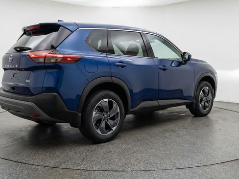 Used 2025 Nissan Rogue SV image 9