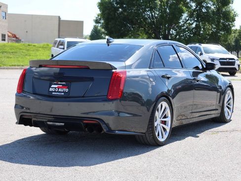 Used 2017 Cadillac CTS V w/ Luxury Package RWD image 9