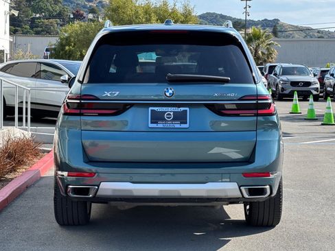 Used 2025 BMW X7 xDrive40i w/ Premium Package AWD/4WD image 7