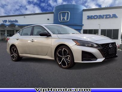 Used 2023 Nissan Altima 2.5 SR