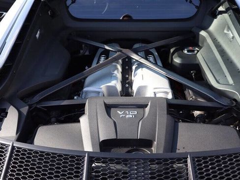 Used 2021 Audi R8 V10 w/ Premium Package image 26