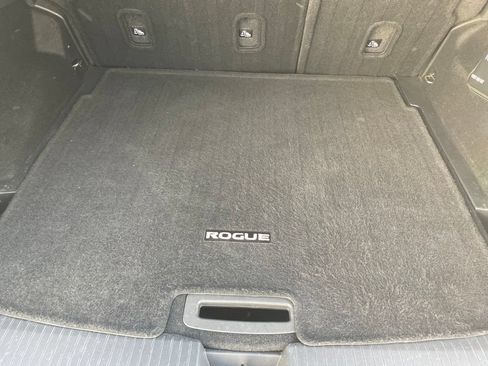 Used 2024 Nissan Rogue S FWD image 21