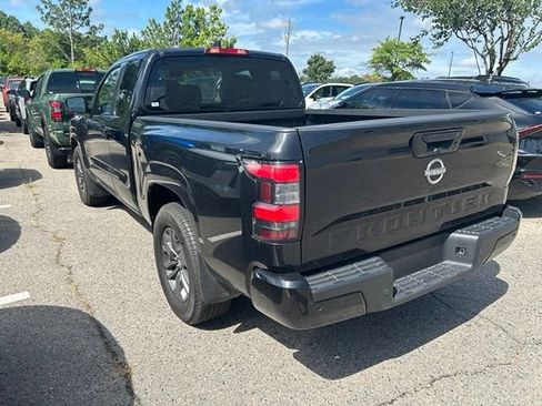 Used 2025 Nissan Frontier SV RWD image 7