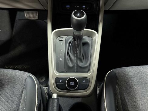 Used 2023 Hyundai Venue Limited FWD image 29