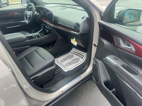 New 2026 Chevrolet Traverse Z71 w/ Enhanced Driving Package AWD/4WD image 13