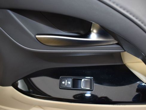 Used 2017 Lexus LX 570 4WD image 25