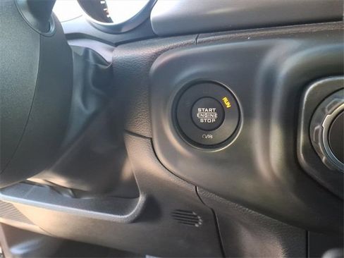 Used 2023 Jeep Gladiator Willys image 16