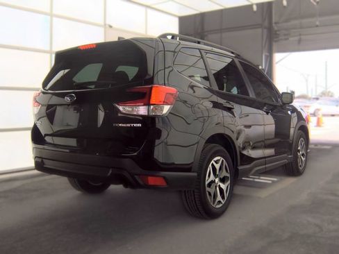 Used 2023 Subaru Forester Premium AWD/4WD image 2