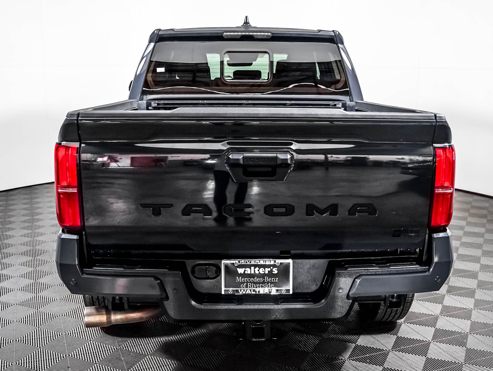 Used 2025 Toyota Tacoma SR5 RWD image 7