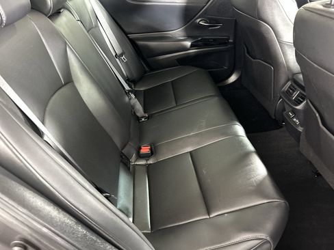 Used 2025 Lexus ES 300h w/ Premium Package FWD image 25