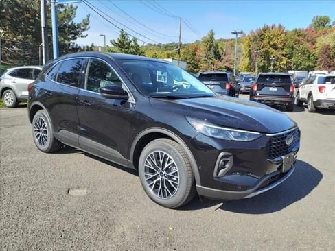 Used 2023 Ford Escape SE w/ PHEV Premium Package FWD image 1
