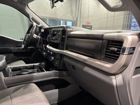 Used 2024 Ford F350 XLT w/ 360-Degree Camera Package image 43