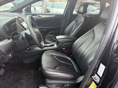 Used 2019 Lincoln MKC Premiere image 10