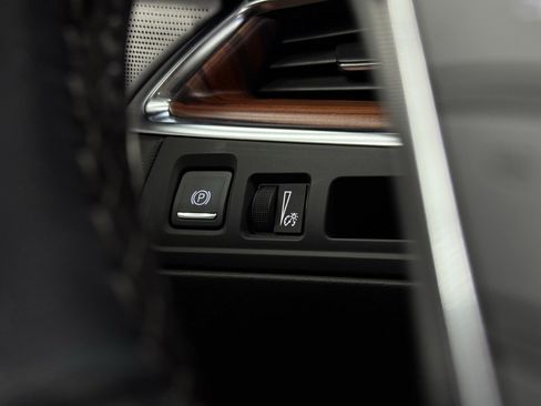 Used 2022 Cadillac XT5 Premium Luxury w/ LPO, Floor Liner Package image 34