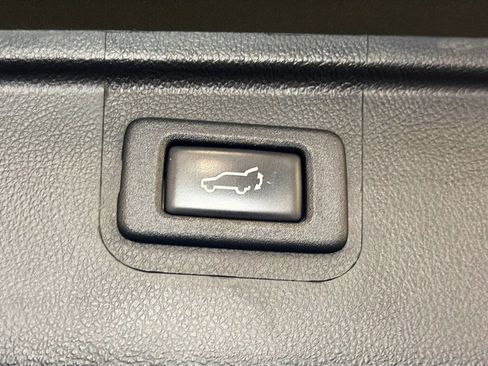 Used 2017 Subaru Outback 2.5i Limited AWD/4WD image 29