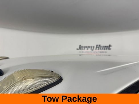 Used 2018 RAM 2500 Tradesman w/ Chrome Appearance Group AWD/4WD image 3