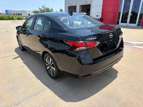 Used 2024 Nissan Versa SV FWD image 3