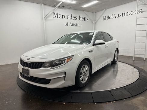 Used 2016 Kia Optima LX w/ LX Convenience Package image 3