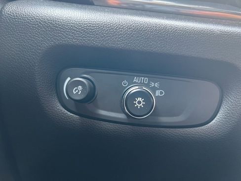 Used 2023 Chevrolet Traverse RS image 15