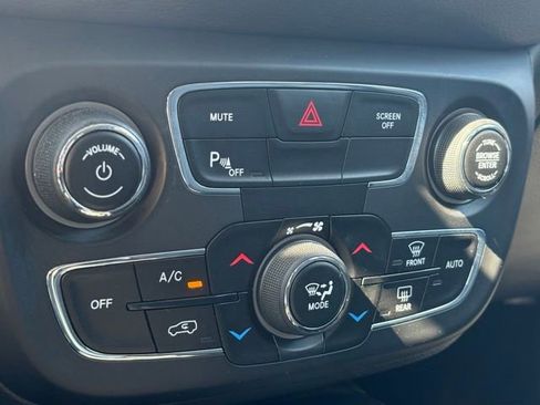 Used 2018 Jeep Compass Limited w/ Safe & Security Group AWD/4WD image 17